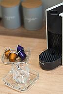 Charming Minimal apt in the Center of Glyfada