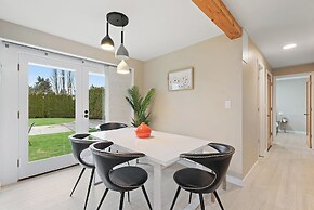 Joyful Kirkland Home, Near Beach, Hot Tub & AC