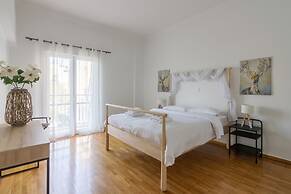 Sunny Paradise in the Heart of Athens