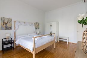 Sunny Paradise in the Heart of Athens