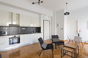 Sunny Paradise in the Heart of Athens