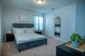 Fun and Relax 10 Bed Home Pool Themed Rooms