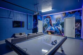 Fun and Relax 10 Bed Home Pool Themed Rooms