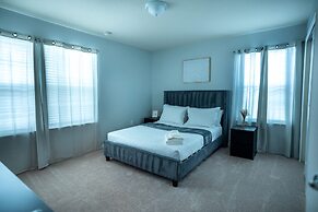 Fun and Relax 10 Bed Home Pool Themed Rooms