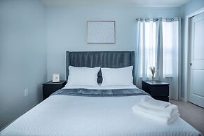 Fun and Relax 10 Bed Home Pool Themed Rooms