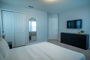 Fun and Relax 10 Bed Home Pool Themed Rooms