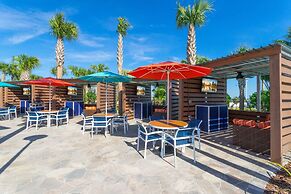 Fun and Relax 10 Bed Home Pool Themed Rooms