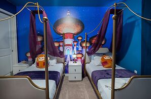 Fun and Relax 10 Bed Home Pool Themed Rooms