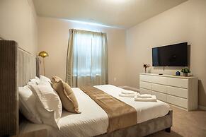 Fun and Relax 10 Bed Home Pool Themed Rooms