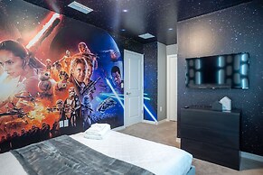 Fun and Relax 10 Bed Home Pool Themed Rooms