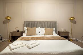 Fun and Relax 10 Bed Home Pool Themed Rooms