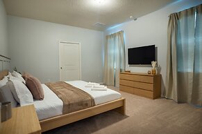 Fun and Relax 10 Bed Home Pool Themed Rooms