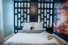 Fun and Relax 10 Bed Home Pool Themed Rooms