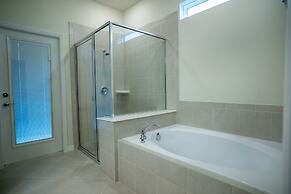 Fun and Relax 10 Bed Home Pool Themed Rooms