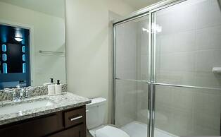 Fun and Relax 10 Bed Home Pool Themed Rooms