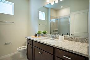 Stunning 10 Bed Home With Themed Rooms Pool