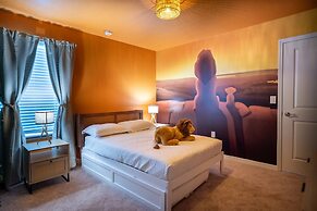 Stunning 10 Bed Home With Themed Rooms Pool