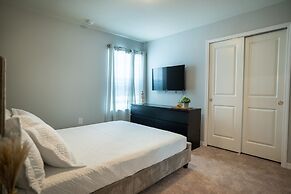 Stunning 10 Bed Home With Themed Rooms Pool