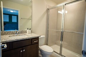 Stunning 10 Bed Home With Themed Rooms Pool