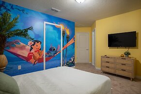 Stunning 10 Bed Home With Themed Rooms Pool