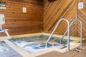 GrandStay Hotel & Suites