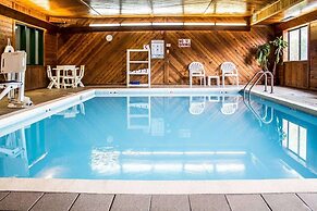 GrandStay Hotel & Suites