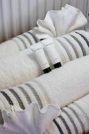 2 Bedroom Heart of Center