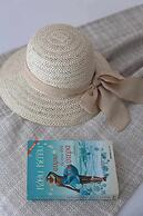 2 Bedroom Heart of Center