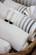 2 Bedroom Heart of Center