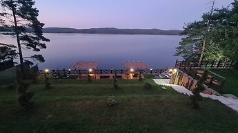 Villa Iskar Lake Residence