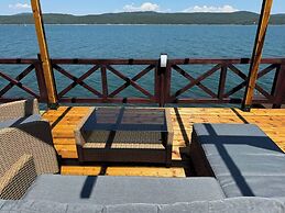 Villa Iskar Lake Residence