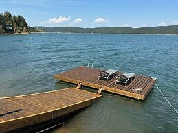 Villa Iskar Lake Residence