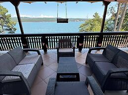 Villa Iskar Lake Residence