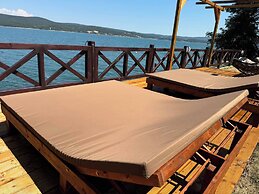 Villa Iskar Lake Residence