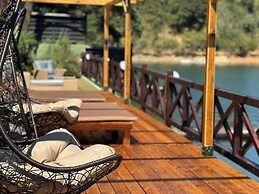 Villa Iskar Lake Residence