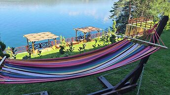 Villa Iskar Lake Residence