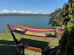 Villa Iskar Lake Residence