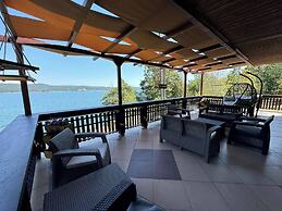 Villa Iskar Lake Residence