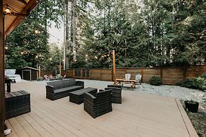 Mt Baker Rim Cabin 24 - Hot Tub, Wifi, Air Conditioning, Sleeps 8