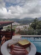 Hotel Golden Hills