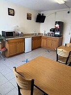 Peddlers Inn Motel