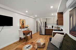 Brand-New Chic Nest In Prime Location