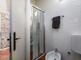 Warm Holiday Home With Terrace