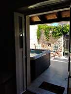 Warm Holiday Home With Terrace