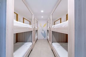 Wide Mouth Frog Hotel