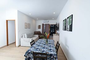 Wide Mouth Frog Hotel