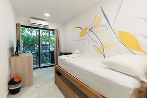 Wide Mouth Frog Hotel