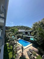 Wide Mouth Frog Hotel