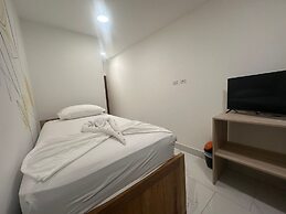 Wide Mouth Frog Hotel