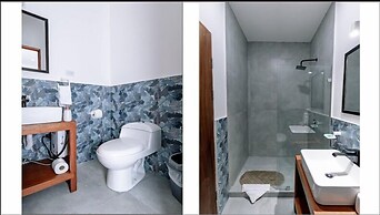 Wide Mouth Frog Hotel